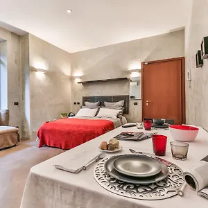 Apartment San Babila Milan